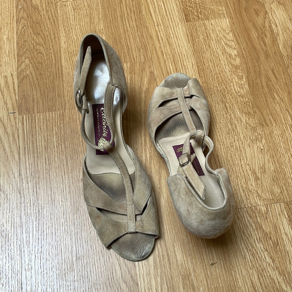 Ballroom dance shoes 8.5 narrow